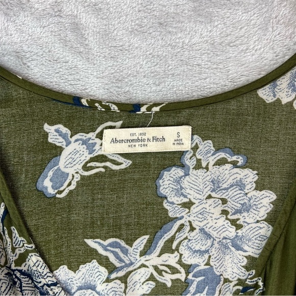 Abercrombie and Fitch Romper Small Green Floral Summer Bell Sleeves Spring Short - Picture 7 of 16